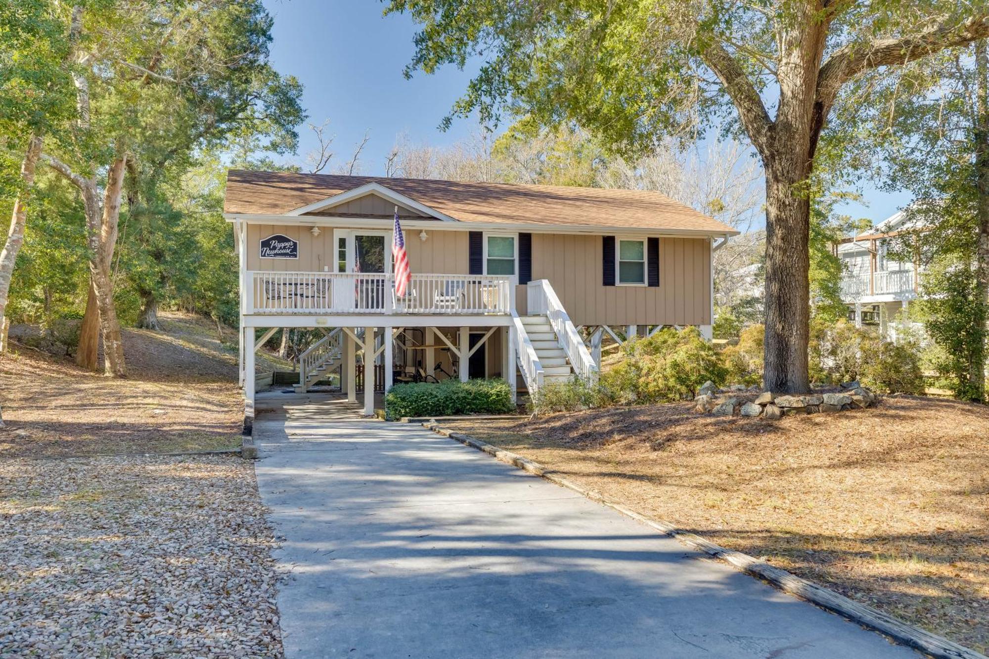 Lovely Emerald Isle Home, Walk To Beach! Экстерьер фото